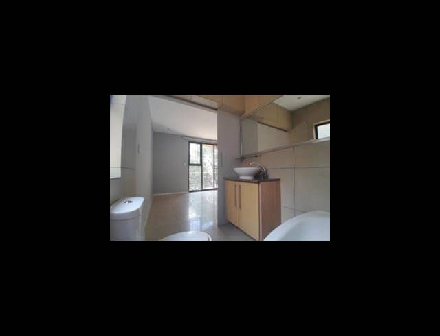 2 BEDROOM PROPERTY TO RENT IN ROOIHUISKRAAL NORTH
